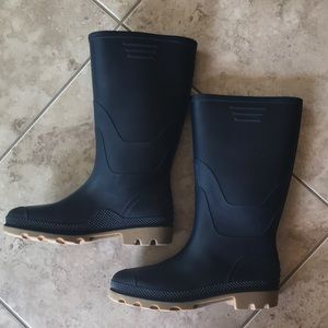 Rubber rain boots Size 4